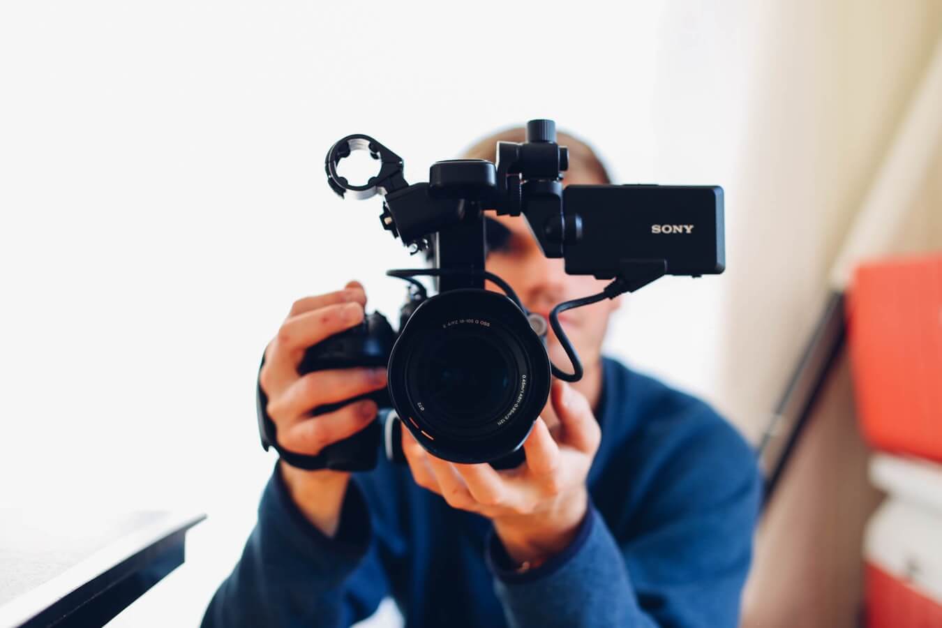 На что снимать видеоблог? (Как стать видеоблогером на Youtube. Часть вторая)